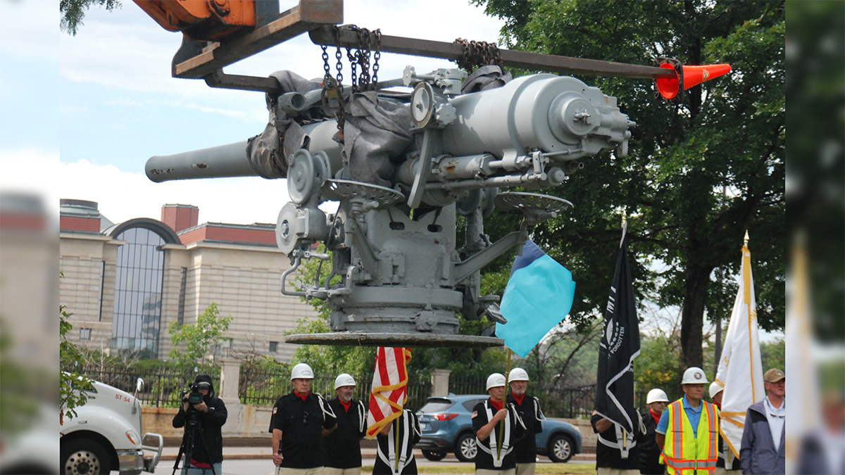 USS-Ward-Gun-Removal-gun-in-air1 USS-Ward-Gun-Removal-gun-in-air1